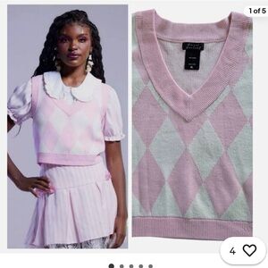 Sweet Society Pink and White Argyle Sweater Vest Size Girls Medium